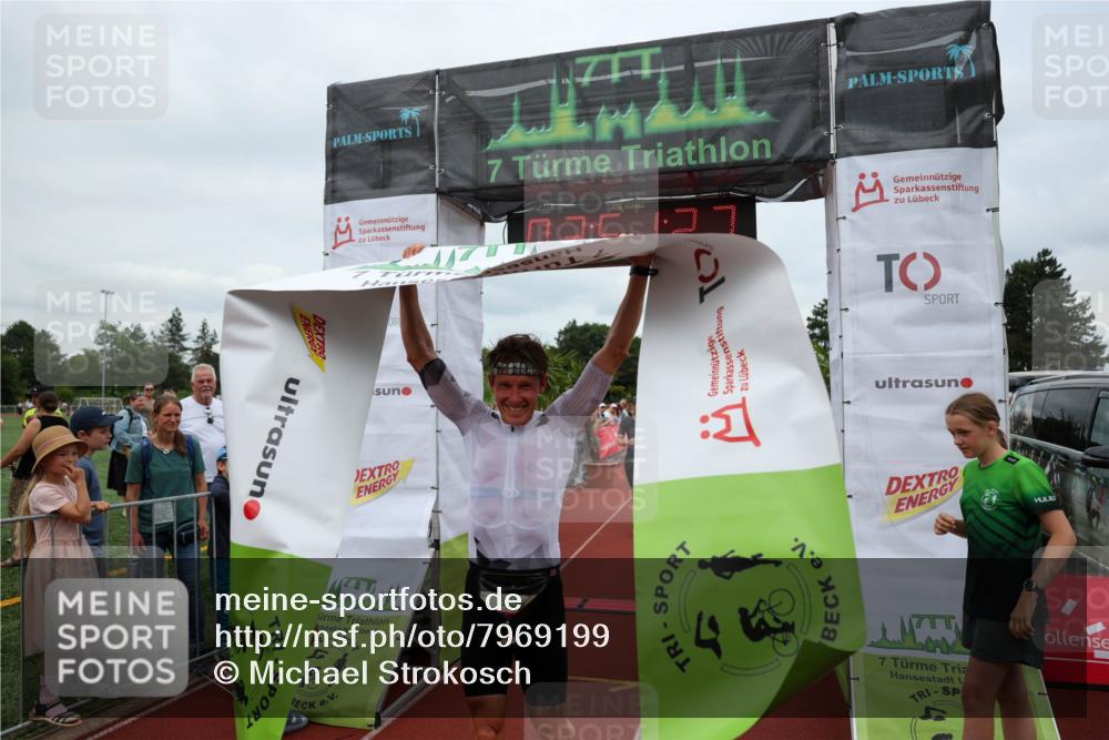 15.06.2025 - 7 Türme Triathlon Michael Strokosch http://msf.ph/oto/7969199 15.06.2025 13:51:27 Ziel 282, 855, 955, 1072, 1105 meine-sportfotos.de