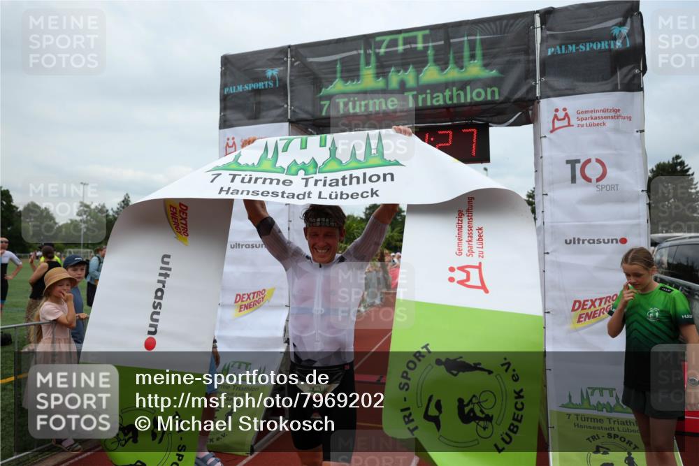 15.06.2025 - 7 Türme Triathlon Michael Strokosch http://msf.ph/oto/7969202 15.06.2025 13:51:27 Ziel 282, 855, 955, 1072, 1105 meine-sportfotos.de