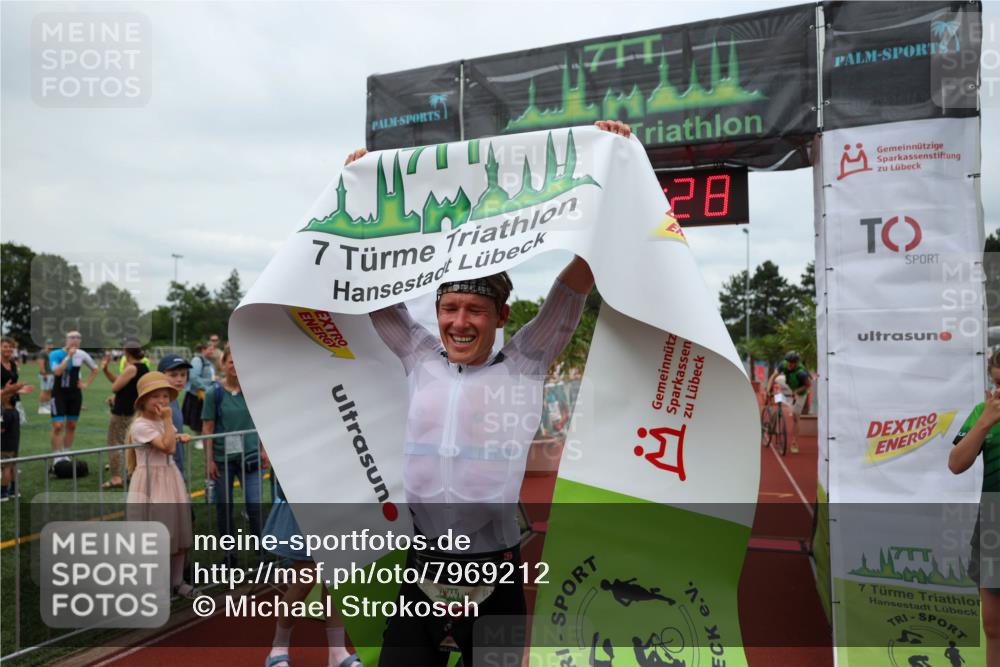 15.06.2025 - 7 Türme Triathlon Michael Strokosch http://msf.ph/oto/7969212 15.06.2025 13:51:28 Ziel 282, 955, 1072 meine-sportfotos.de