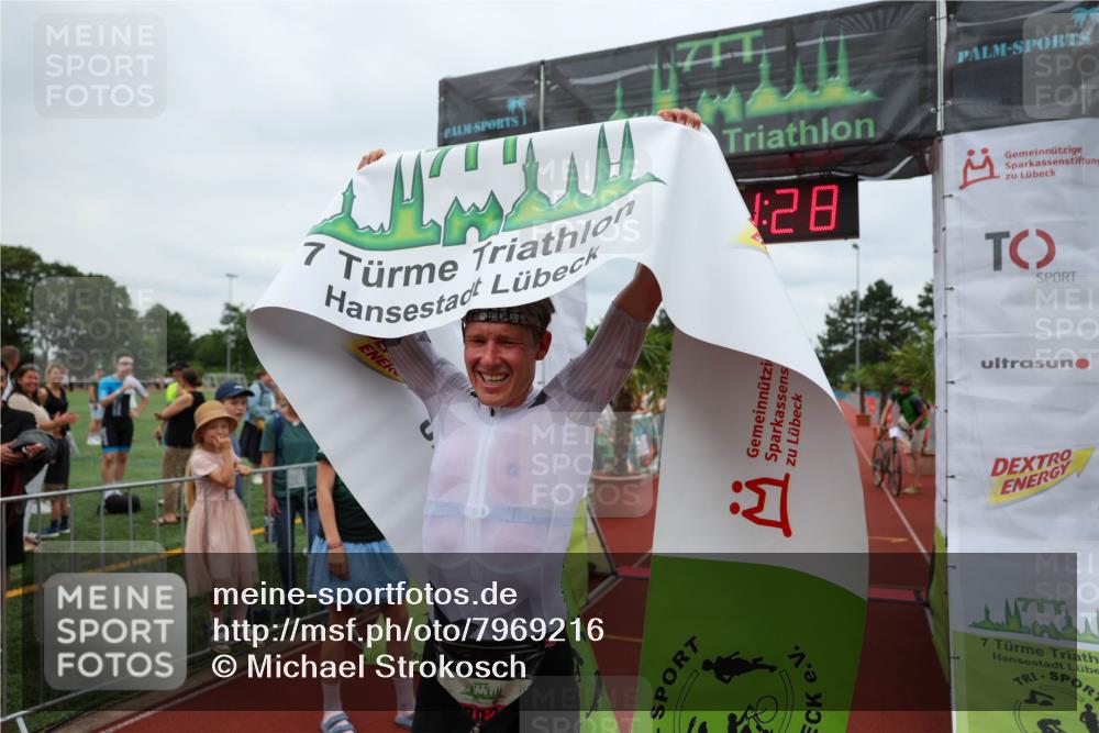 15.06.2025 - 7 Türme Triathlon Michael Strokosch http://msf.ph/oto/7969216 15.06.2025 13:51:28 Ziel 282, 955, 1072 meine-sportfotos.de