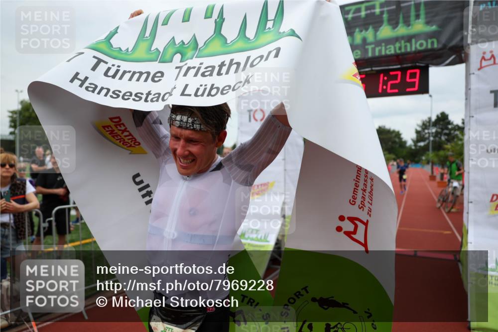 15.06.2025 - 7 Türme Triathlon Michael Strokosch http://msf.ph/oto/7969228 15.06.2025 13:51:29 Ziel 282, 955, 1072 meine-sportfotos.de