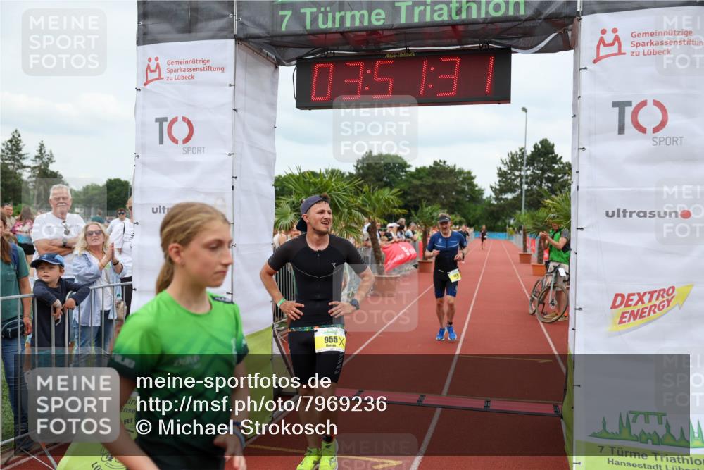 15.06.2025 - 7 Türme Triathlon Michael Strokosch http://msf.ph/oto/7969236 15.06.2025 13:51:31 Ziel 282, 955, 1072 meine-sportfotos.de