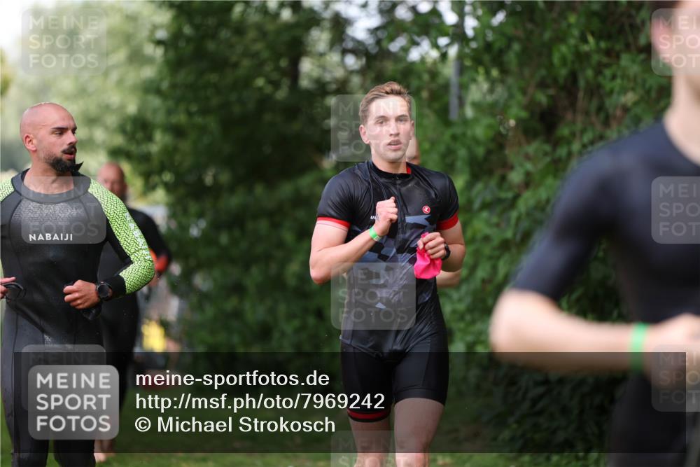 15.06.2025 - 7 Türme Triathlon Michael Strokosch http://msf.ph/oto/7969242 15.06.2025 12:56:02 Schwimmen 708, 741, 776, 818, 833, 880, 895, 904, 1071, 1120, 1144, 1149, 1150, 1153, 1177 meine-sportfotos.de