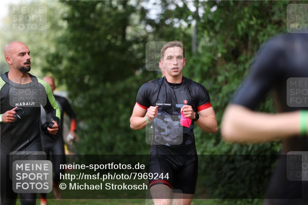 15.06.2025 - 7 Türme Triathlon Michael Strokosch http://msf.ph/oto/7969244 15.06.2025 12:56:03 Schwimmen 708, 741, 776, 818, 833, 880, 895, 904, 1120, 1144, 1149, 1150, 1153, 1177 meine-sportfotos.de