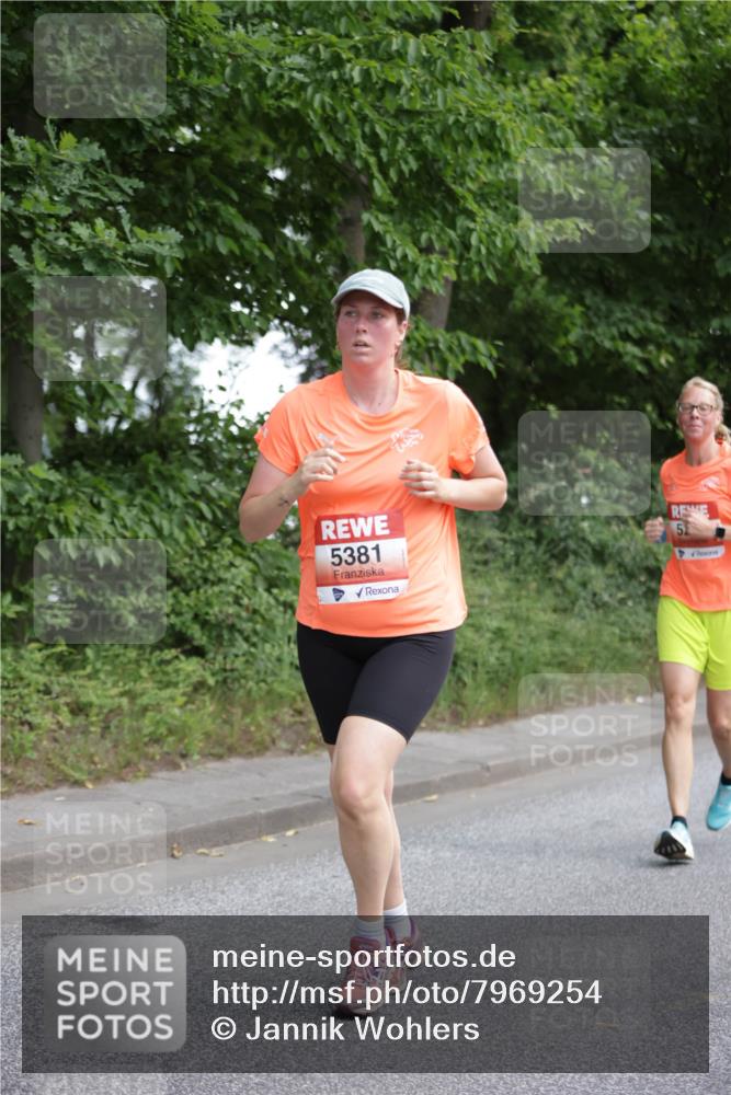 15.06.2025 - REWE Women's Run Jannik Wohlers http://msf.ph/oto/7969254 15.06.2025 10:04:19 Laufen 5381 meine-sportfotos.de