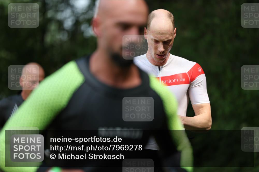 15.06.2025 - 7 Türme Triathlon Michael Strokosch http://msf.ph/oto/7969278 15.06.2025 12:56:05 Schwimmen 708, 741, 776, 818, 833, 880, 895, 904, 992, 1120, 1144, 1149, 1150, 1153, 1177 meine-sportfotos.de