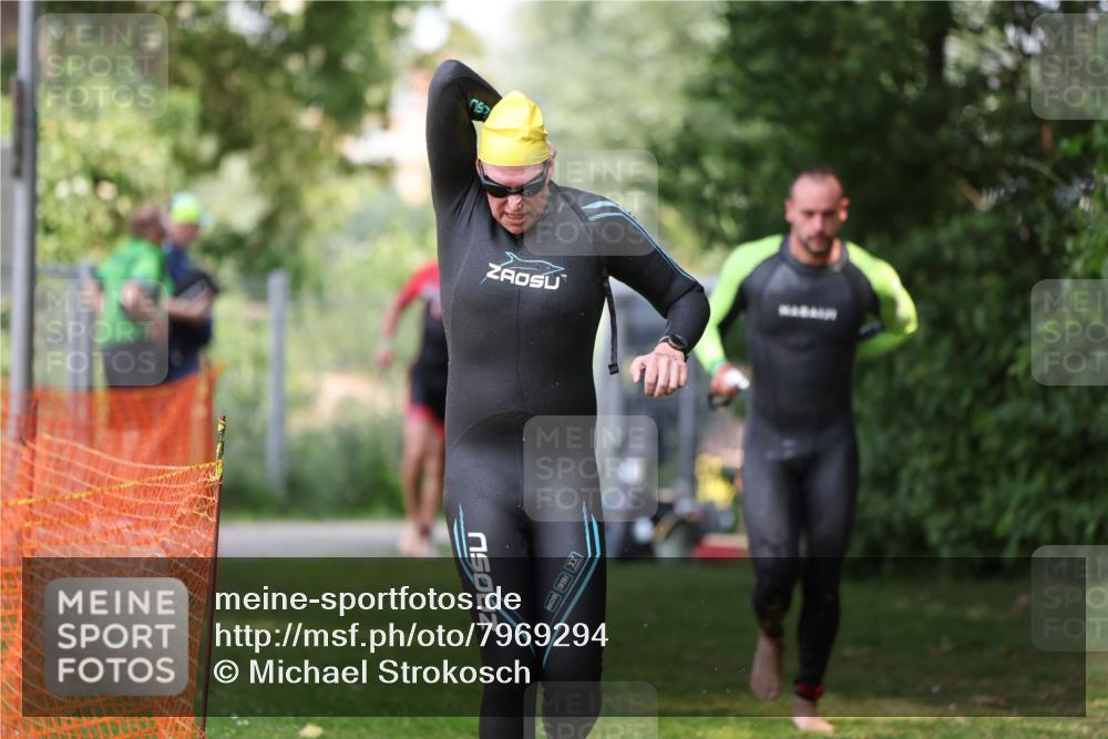 15.06.2025 - 7 Türme Triathlon Michael Strokosch http://msf.ph/oto/7969294 15.06.2025 12:56:09 Schwimmen 708, 741, 776, 804, 818, 833, 869, 872, 880, 895, 896, 904, 992, 1091, 1120, 1149, 1150, 1153, 1177 meine-sportfotos.de
