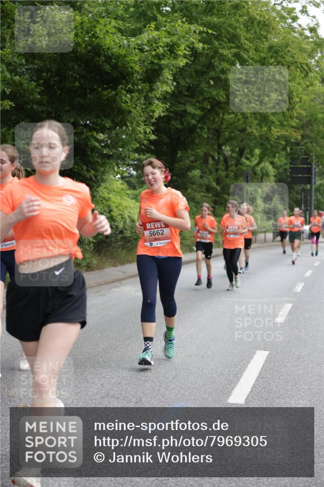 15.06.2025 - REWE Women's Run Jannik Wohlers http://msf.ph/oto/7969305 15.06.2025 10:04:23 Laufen 5662 meine-sportfotos.de