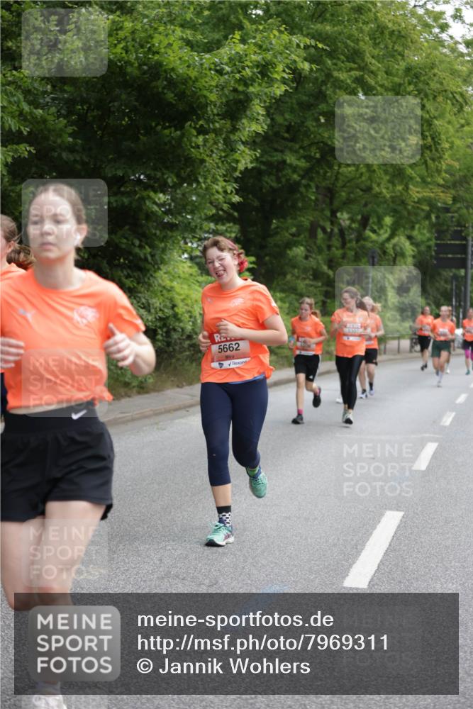15.06.2025 - REWE Women's Run Jannik Wohlers http://msf.ph/oto/7969311 15.06.2025 10:04:23 Laufen 5662 meine-sportfotos.de