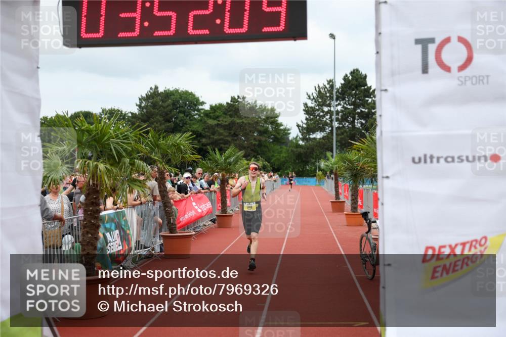 15.06.2025 - 7 Türme Triathlon Michael Strokosch http://msf.ph/oto/7969326 15.06.2025 13:52:09 Ziel 1146 meine-sportfotos.de