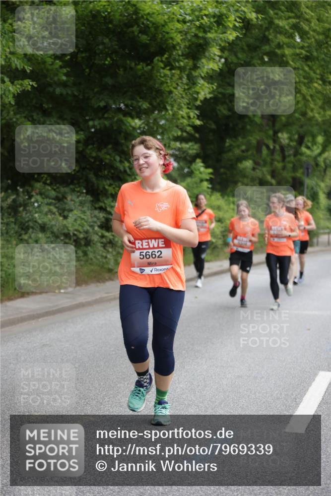 15.06.2025 - REWE Women's Run Jannik Wohlers http://msf.ph/oto/7969339 15.06.2025 10:04:23 Laufen 5662 meine-sportfotos.de