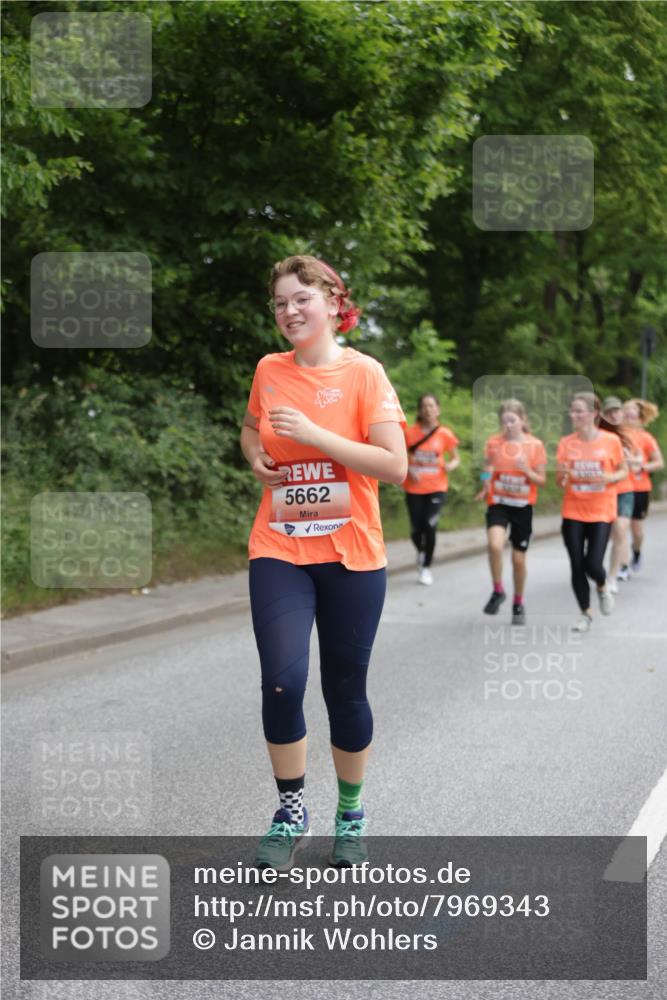 15.06.2025 - REWE Women's Run Jannik Wohlers http://msf.ph/oto/7969343 15.06.2025 10:04:24 Laufen 5662 meine-sportfotos.de
