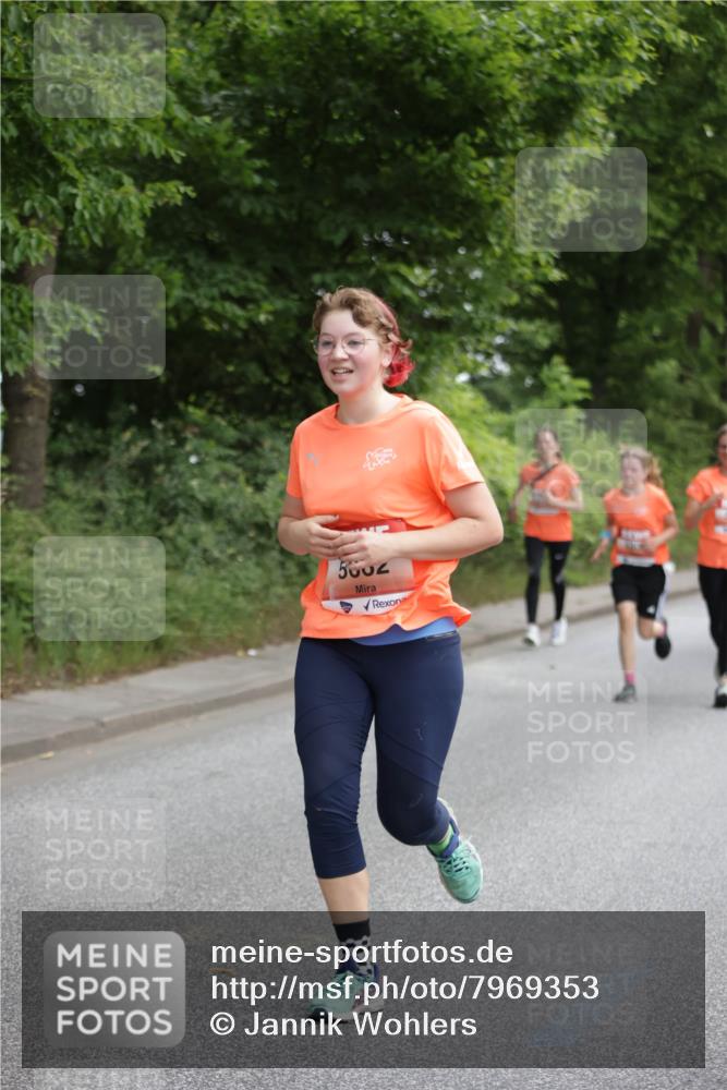 15.06.2025 - REWE Women's Run Jannik Wohlers http://msf.ph/oto/7969353 15.06.2025 10:04:24 Laufen 5002 meine-sportfotos.de