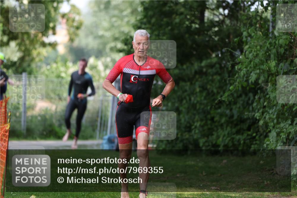 15.06.2025 - 7 Türme Triathlon Michael Strokosch http://msf.ph/oto/7969355 15.06.2025 12:56:13 Schwimmen 708, 741, 776, 804, 833, 842, 869, 872, 880, 896, 904, 963, 992, 1091, 1120, 1149, 1150 meine-sportfotos.de