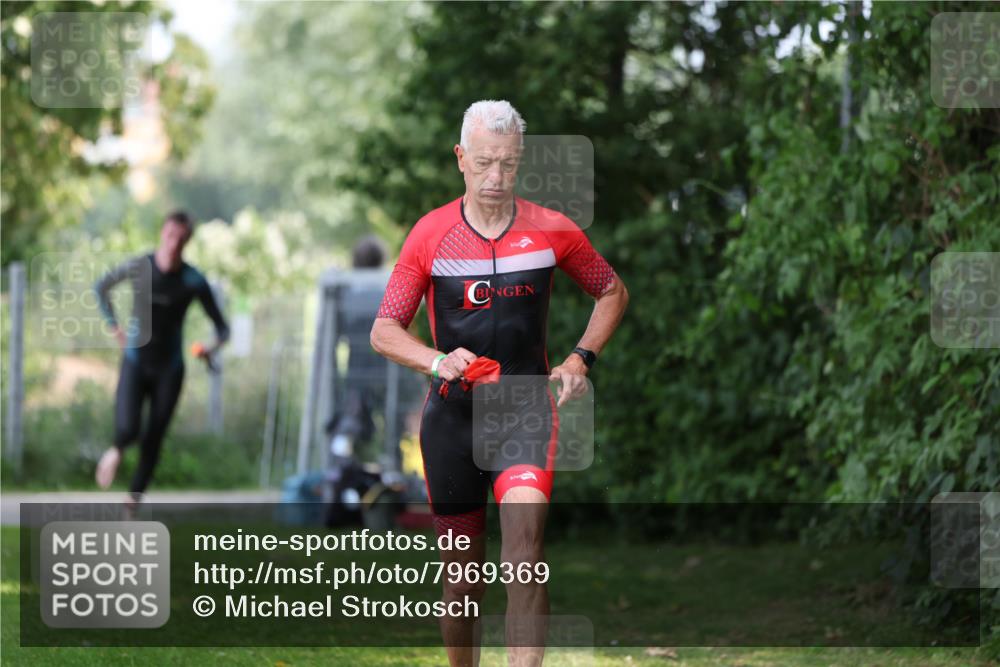 15.06.2025 - 7 Türme Triathlon Michael Strokosch http://msf.ph/oto/7969369 15.06.2025 12:56:14 Schwimmen 741, 776, 804, 842, 869, 872, 880, 896, 904, 963, 992, 1091, 1120, 1149, 1150 meine-sportfotos.de