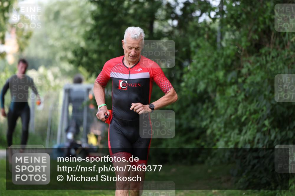 15.06.2025 - 7 Türme Triathlon Michael Strokosch http://msf.ph/oto/7969377 15.06.2025 12:56:14 Schwimmen 741, 776, 804, 842, 869, 872, 880, 896, 904, 963, 992, 1091, 1120, 1149, 1150 meine-sportfotos.de