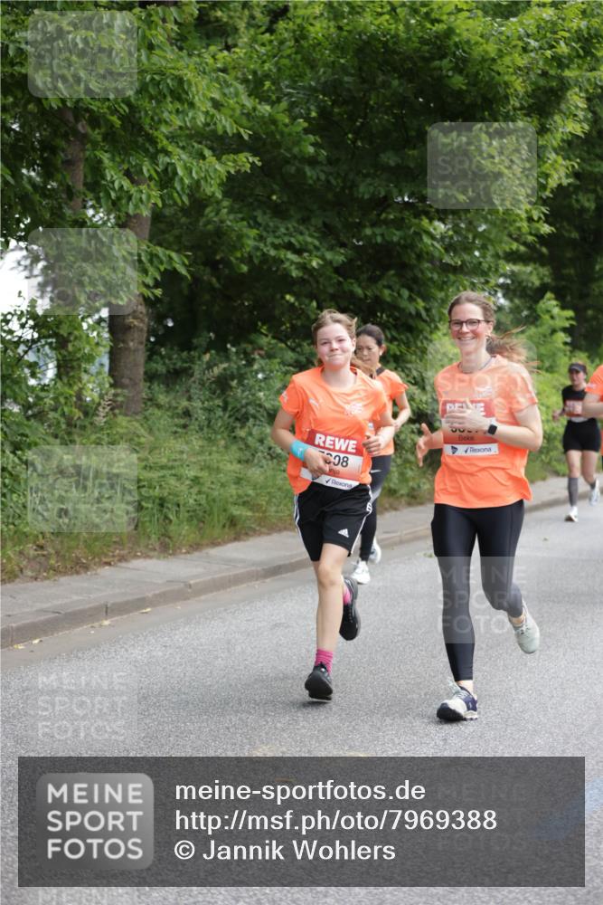 15.06.2025 - REWE Women's Run Jannik Wohlers http://msf.ph/oto/7969388 15.06.2025 10:04:26 Laufen 98 meine-sportfotos.de