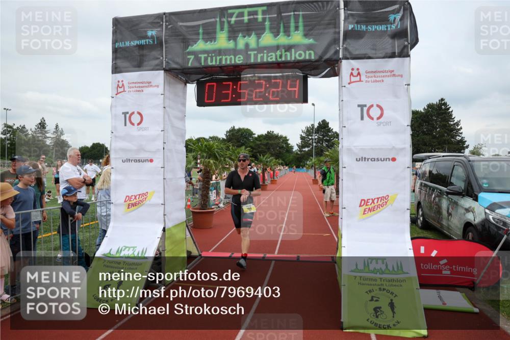 15.06.2025 - 7 Türme Triathlon Michael Strokosch http://msf.ph/oto/7969403 15.06.2025 13:52:24 Ziel 789 meine-sportfotos.de