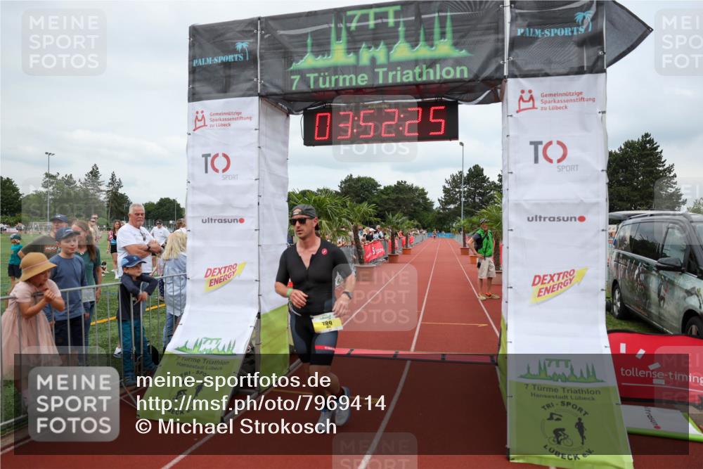 15.06.2025 - 7 Türme Triathlon Michael Strokosch http://msf.ph/oto/7969414 15.06.2025 13:52:24 Ziel 789 meine-sportfotos.de