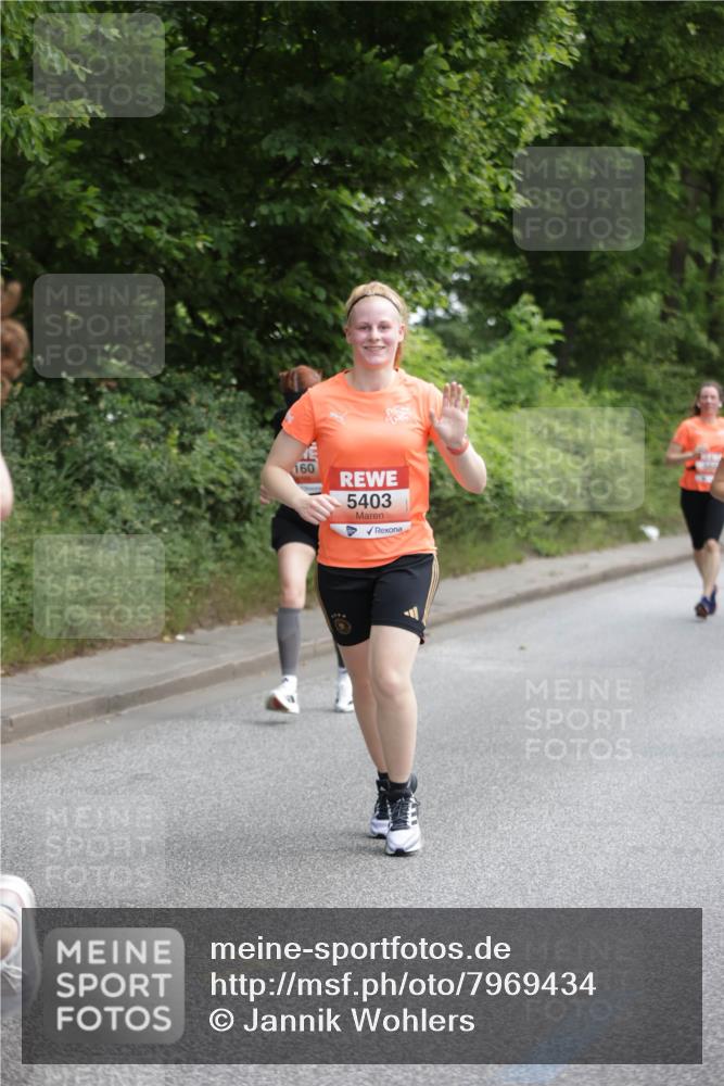 15.06.2025 - REWE Women's Run Jannik Wohlers http://msf.ph/oto/7969434 15.06.2025 10:04:29 Laufen 5403 meine-sportfotos.de