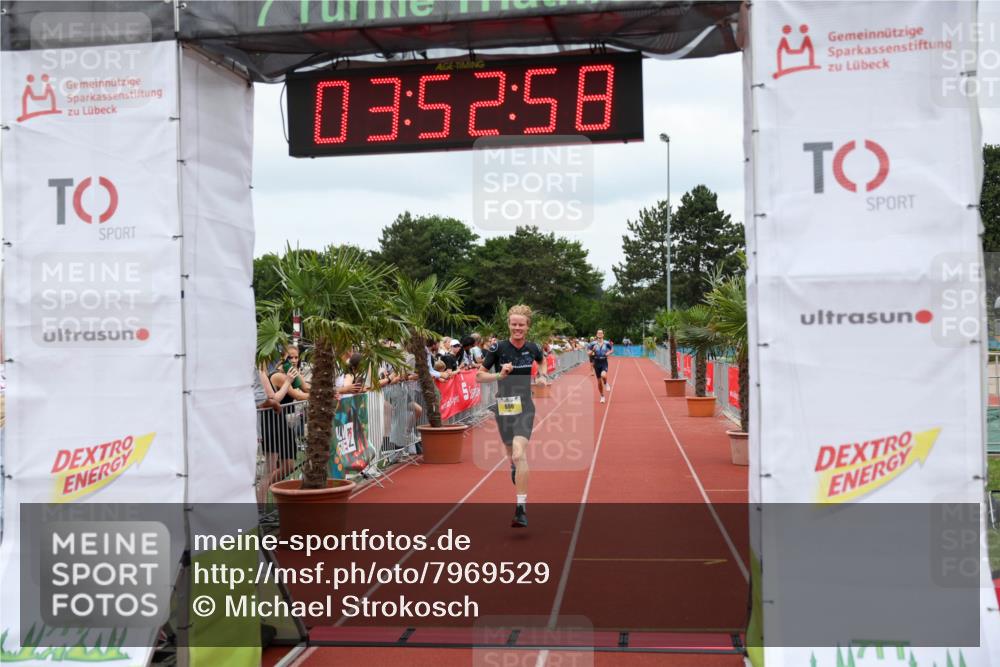 15.06.2025 - 7 Türme Triathlon Michael Strokosch http://msf.ph/oto/7969529 15.06.2025 13:52:57 Ziel 886, 1164 meine-sportfotos.de