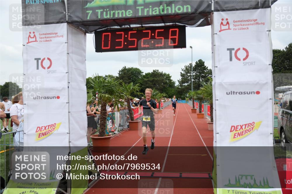 15.06.2025 - 7 Türme Triathlon Michael Strokosch http://msf.ph/oto/7969534 15.06.2025 13:52:58 Ziel 886, 1164 meine-sportfotos.de