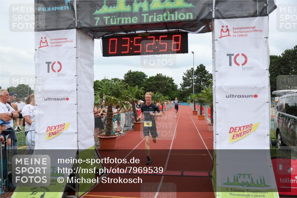 15.06.2025 - 7 Türme Triathlon Michael Strokosch http://msf.ph/oto/7969539 15.06.2025 13:52:58 Ziel 886, 1164 meine-sportfotos.de