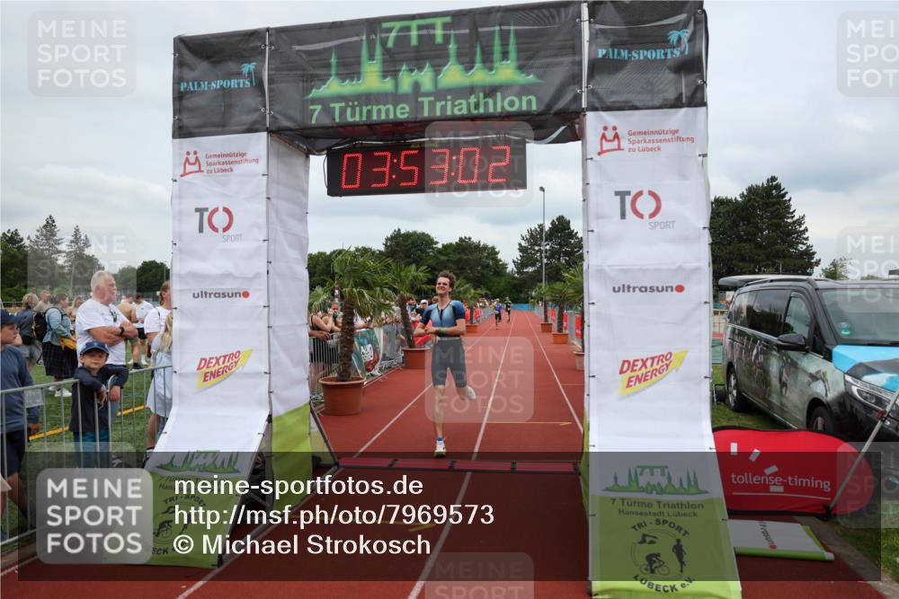 15.06.2025 - 7 Türme Triathlon Michael Strokosch http://msf.ph/oto/7969573 15.06.2025 13:53:01 Ziel 886, 1164 meine-sportfotos.de