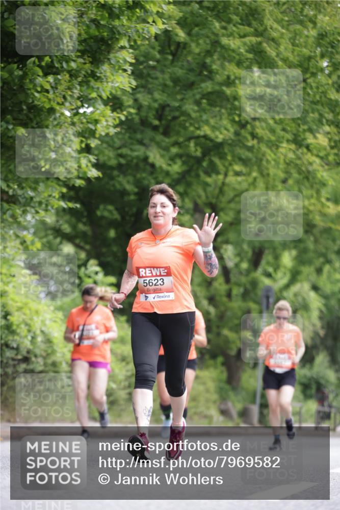 15.06.2025 - REWE Women's Run Jannik Wohlers http://msf.ph/oto/7969582 15.06.2025 10:04:43 Laufen 5623 meine-sportfotos.de