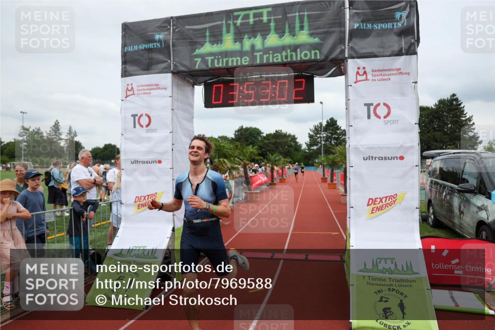 15.06.2025 - 7 Türme Triathlon Michael Strokosch http://msf.ph/oto/7969588 15.06.2025 13:53:02 Ziel 886, 1164 meine-sportfotos.de