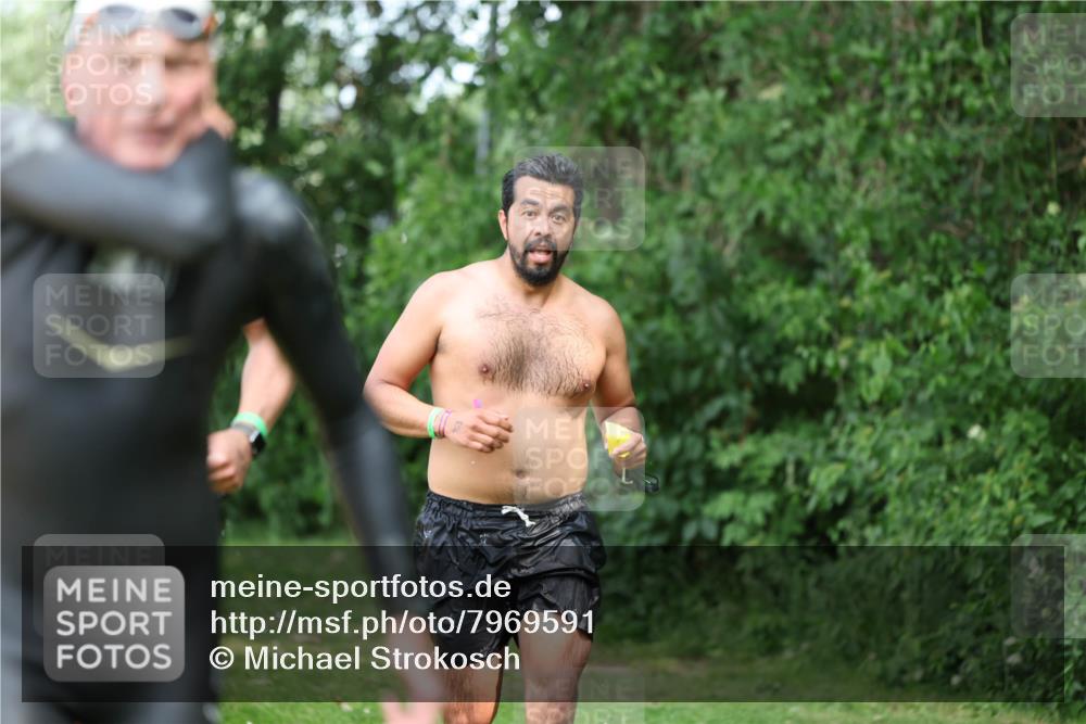 15.06.2025 - 7 Türme Triathlon Michael Strokosch http://msf.ph/oto/7969591 15.06.2025 12:56:34 Schwimmen 767, 786, 804, 842, 851, 868, 869, 872, 886, 896, 901, 963, 992, 1003, 1028, 1060, 1070, 1077, 1091, 1132, 1175, 1198 meine-sportfotos.de
