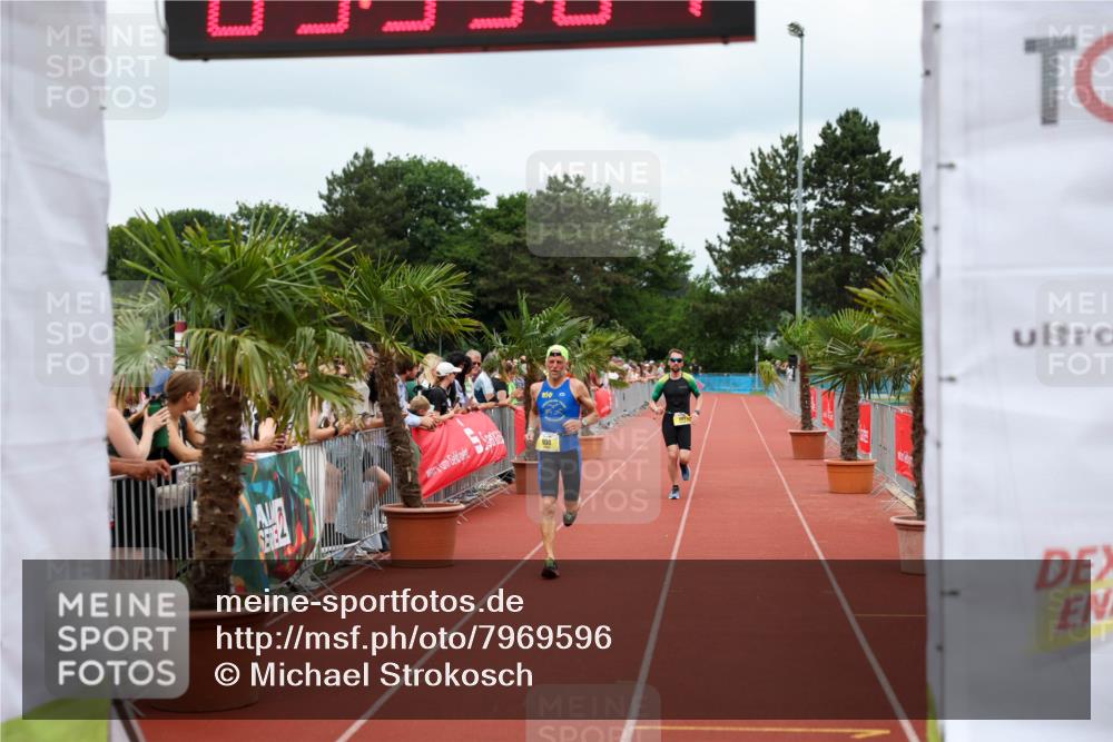 15.06.2025 - 7 Türme Triathlon Michael Strokosch http://msf.ph/oto/7969596 15.06.2025 13:53:06 Ziel 881, 886, 930, 1164 meine-sportfotos.de