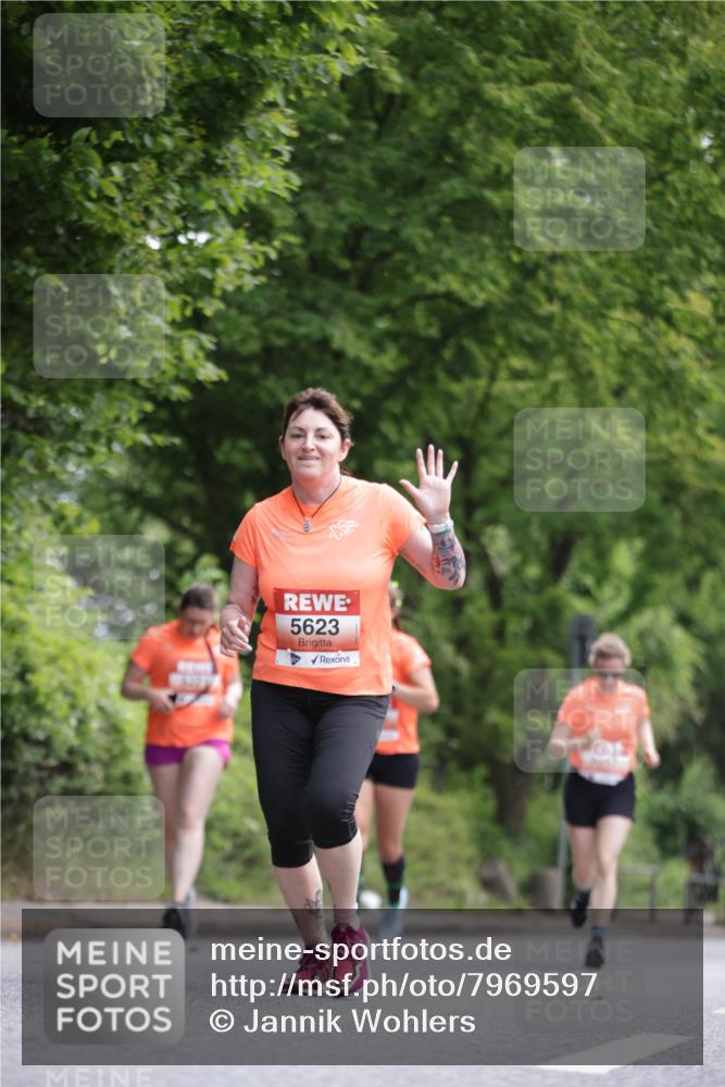 15.06.2025 - REWE Women's Run Jannik Wohlers http://msf.ph/oto/7969597 15.06.2025 10:04:43 Laufen 00, 5623 meine-sportfotos.de