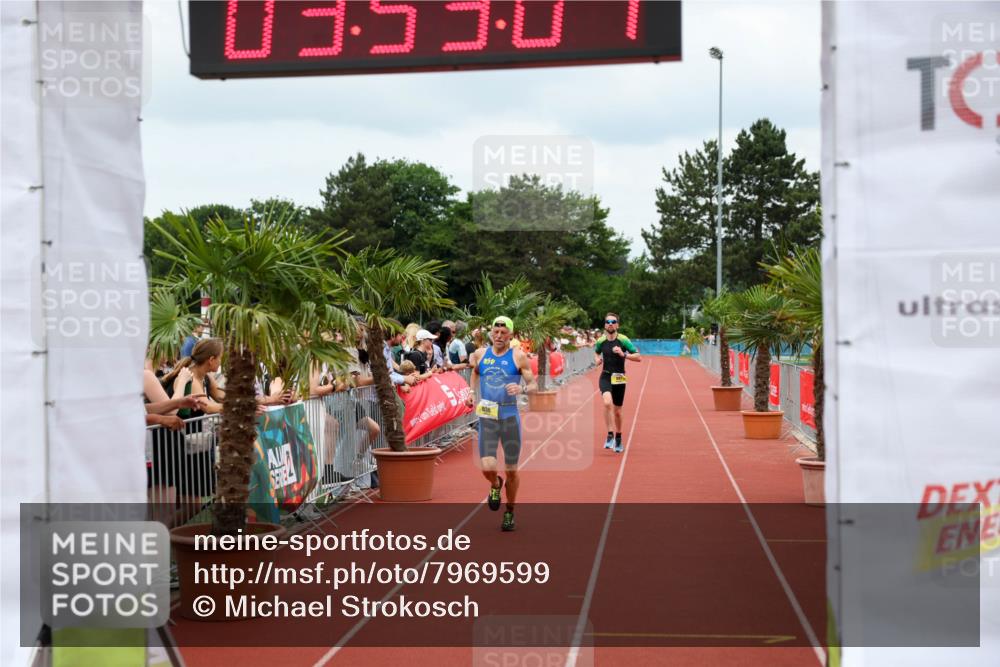 15.06.2025 - 7 Türme Triathlon Michael Strokosch http://msf.ph/oto/7969599 15.06.2025 13:53:07 Ziel 881, 930, 1164 meine-sportfotos.de