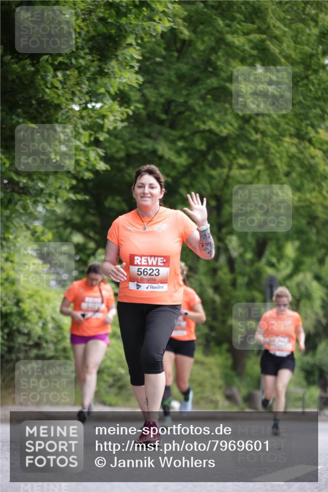 15.06.2025 - REWE Women's Run Jannik Wohlers http://msf.ph/oto/7969601 15.06.2025 10:04:43 Laufen 5623 meine-sportfotos.de