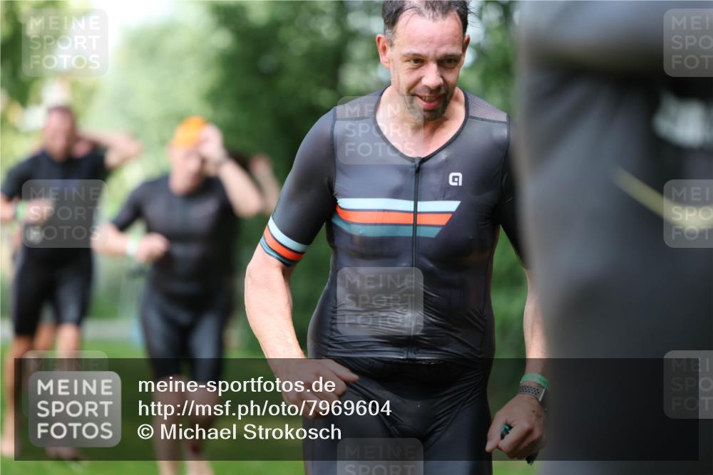 15.06.2025 - 7 Türme Triathlon Michael Strokosch http://msf.ph/oto/7969604 15.06.2025 12:56:35 Schwimmen 767, 786, 804, 842, 851, 868, 869, 872, 886, 896, 901, 963, 992, 1003, 1028, 1060, 1070, 1077, 1091, 1132, 1175, 1198 meine-sportfotos.de