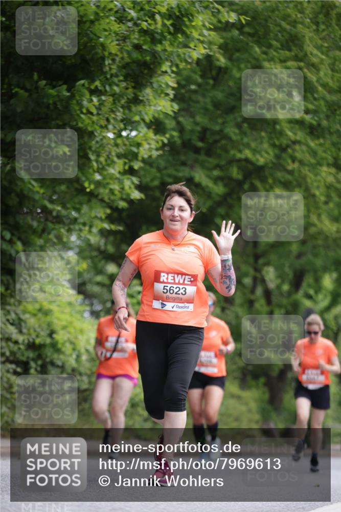 15.06.2025 - REWE Women's Run Jannik Wohlers http://msf.ph/oto/7969613 15.06.2025 10:04:43 Laufen 5623 meine-sportfotos.de