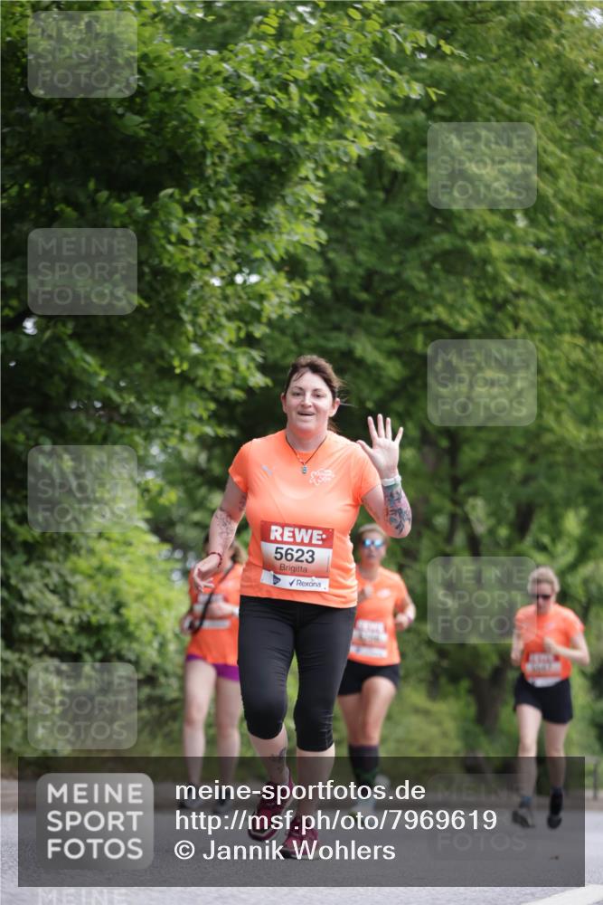 15.06.2025 - REWE Women's Run Jannik Wohlers http://msf.ph/oto/7969619 15.06.2025 10:04:44 Laufen 5623 meine-sportfotos.de