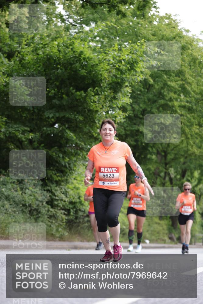 15.06.2025 - REWE Women's Run Jannik Wohlers http://msf.ph/oto/7969642 15.06.2025 10:04:44 Laufen 5623 meine-sportfotos.de