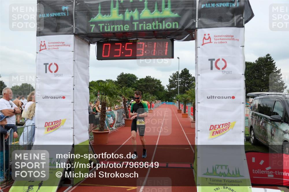 15.06.2025 - 7 Türme Triathlon Michael Strokosch http://msf.ph/oto/7969649 15.06.2025 13:53:10 Ziel 881, 930 meine-sportfotos.de