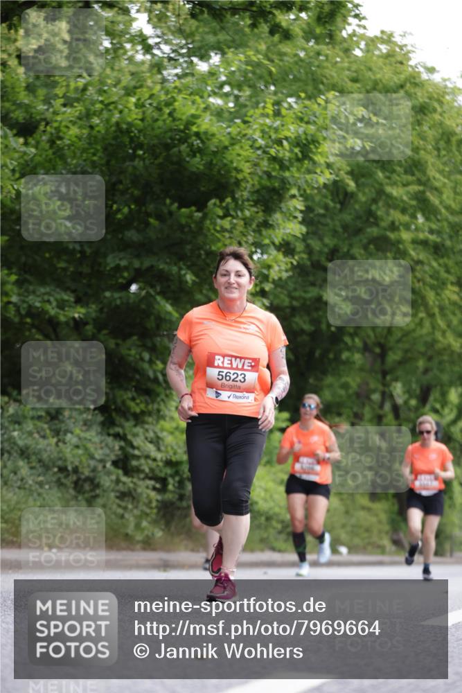 15.06.2025 - REWE Women's Run Jannik Wohlers http://msf.ph/oto/7969664 15.06.2025 10:04:44 Laufen 5623 meine-sportfotos.de