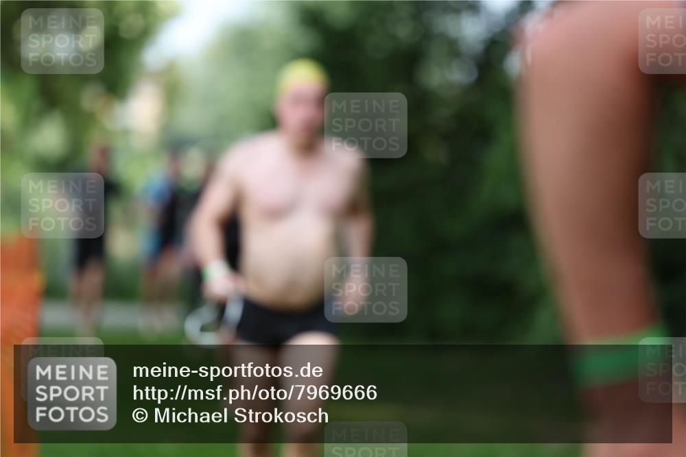 15.06.2025 - 7 Türme Triathlon Michael Strokosch http://msf.ph/oto/7969666 15.06.2025 12:56:41 Schwimmen 767, 786, 842, 851, 868, 886, 901, 910, 963, 1003, 1028, 1060, 1070, 1077, 1132, 1175, 1198 meine-sportfotos.de