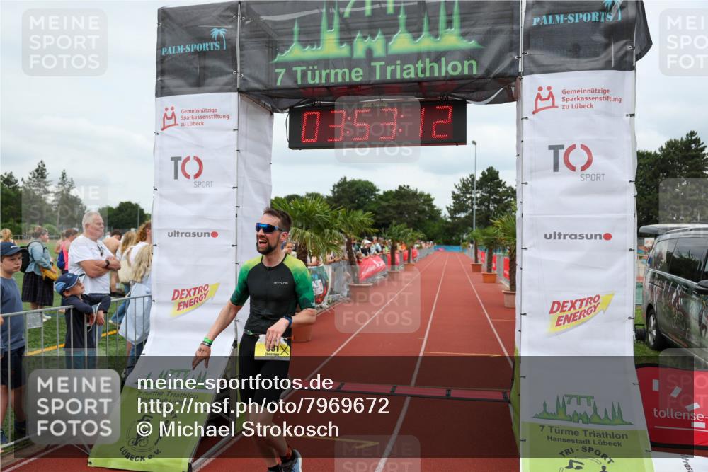 15.06.2025 - 7 Türme Triathlon Michael Strokosch http://msf.ph/oto/7969672 15.06.2025 13:53:12 Ziel 881, 930 meine-sportfotos.de