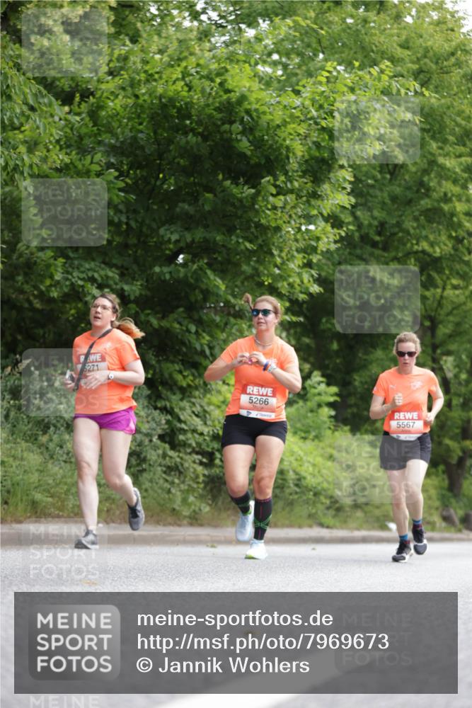 15.06.2025 - REWE Women's Run Jannik Wohlers http://msf.ph/oto/7969673 15.06.2025 10:04:46 Laufen 5271, 5266, 5567 meine-sportfotos.de