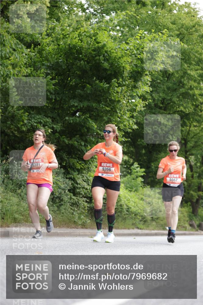 15.06.2025 - REWE Women's Run Jannik Wohlers http://msf.ph/oto/7969682 15.06.2025 10:04:46 Laufen 5271, 5266, 5567 meine-sportfotos.de