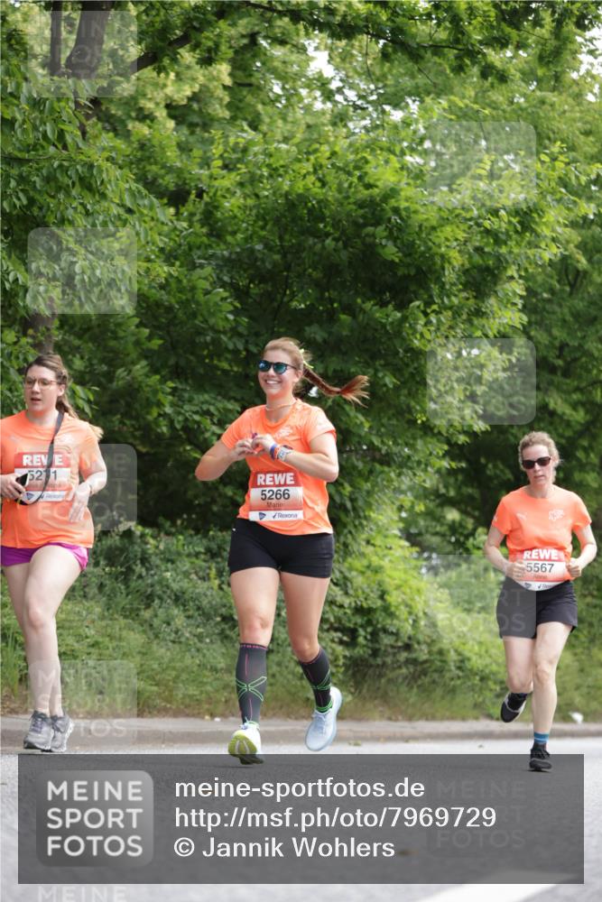 15.06.2025 - REWE Women's Run Jannik Wohlers http://msf.ph/oto/7969729 15.06.2025 10:04:47 Laufen 52, 1, 5266, 5567 meine-sportfotos.de