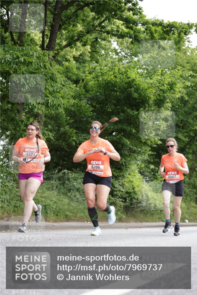 15.06.2025 - REWE Women's Run Jannik Wohlers http://msf.ph/oto/7969737 15.06.2025 10:04:47 Laufen 5271, 5266, 5567 meine-sportfotos.de