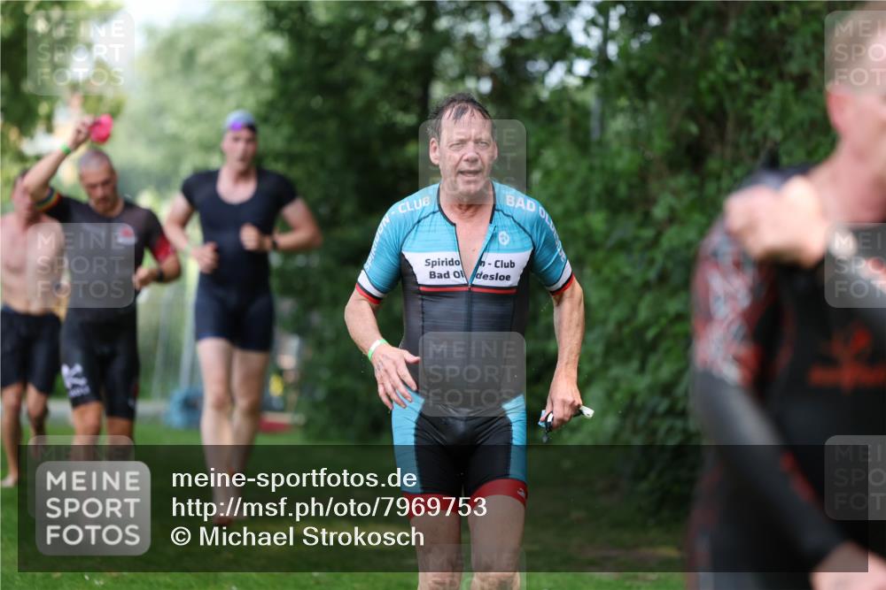 15.06.2025 - 7 Türme Triathlon Michael Strokosch http://msf.ph/oto/7969753 15.06.2025 12:56:48 Schwimmen 786, 868, 886, 901, 910, 1003, 1028, 1060, 1070, 1074, 1132, 1175, 1198 meine-sportfotos.de