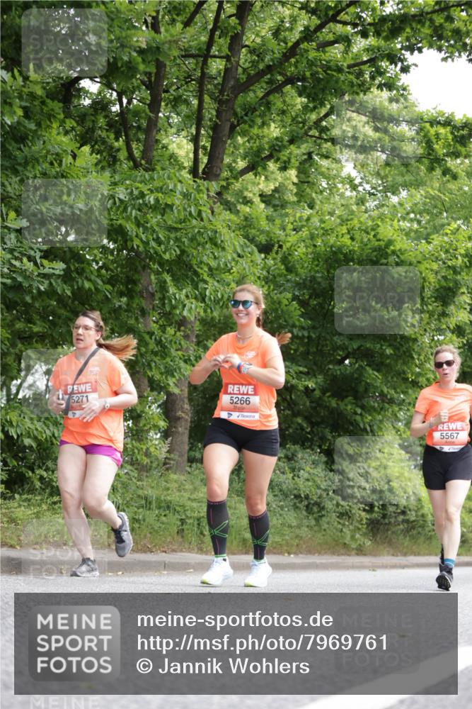 15.06.2025 - REWE Women's Run Jannik Wohlers http://msf.ph/oto/7969761 15.06.2025 10:04:48 Laufen 5271, 5266, 5567 meine-sportfotos.de