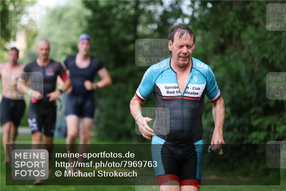15.06.2025 - 7 Türme Triathlon Michael Strokosch http://msf.ph/oto/7969763 15.06.2025 12:56:48 Schwimmen 786, 868, 886, 901, 910, 1003, 1028, 1060, 1070, 1074, 1132, 1175, 1198 meine-sportfotos.de
